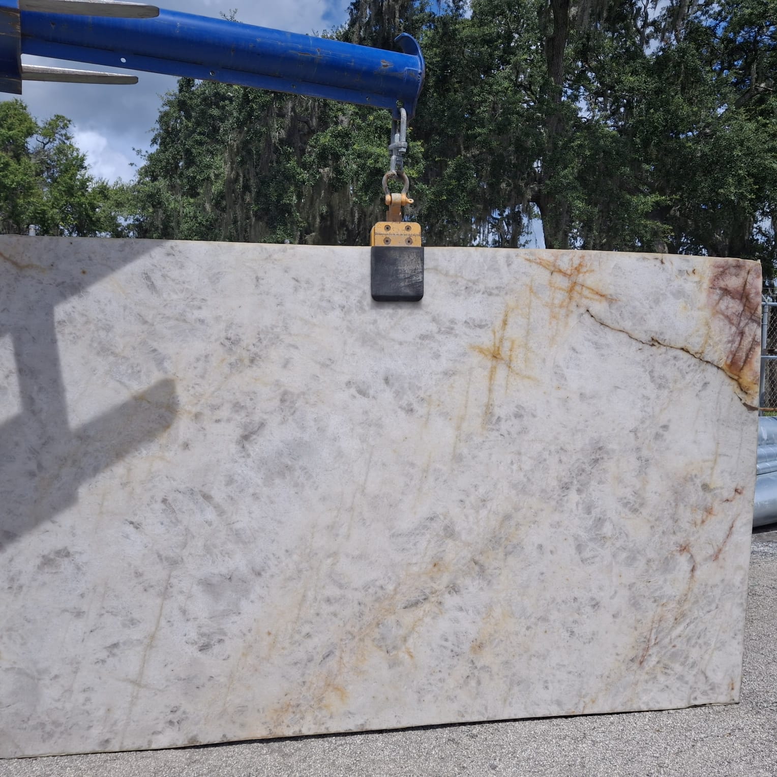 Cristallo Premium slab sample